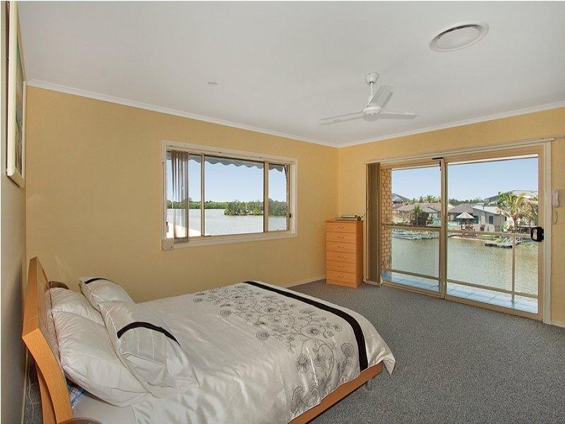18 Bosun Boulevard, Banora Point NSW 2486