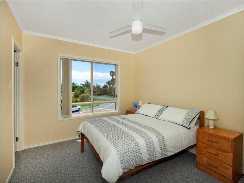 18 Bosun Boulevard, Banora Point NSW 2486