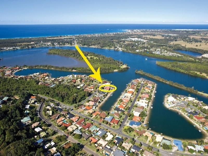 18 Bosun Boulevard, Banora Point NSW 2486