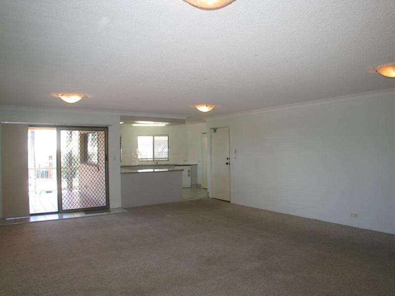 4/27 GOLDEN FOUR Drive, Kirra QLD 4225