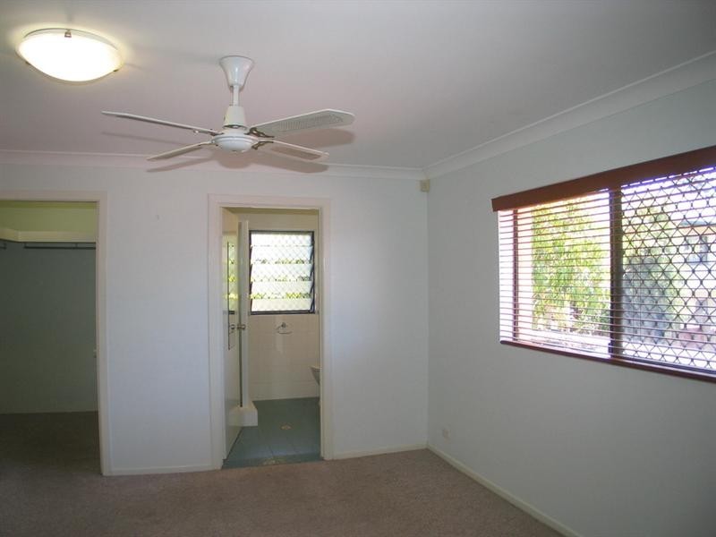 4/27 GOLDEN FOUR Drive, Kirra QLD 4225