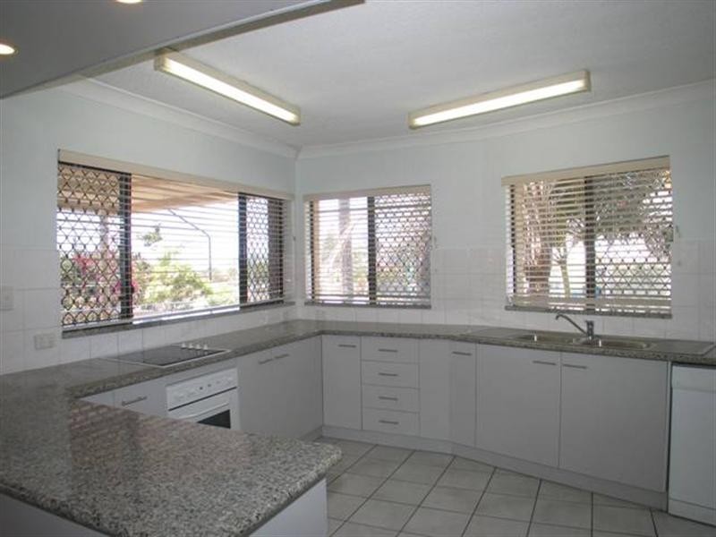 4/27 GOLDEN FOUR Drive, Kirra QLD 4225