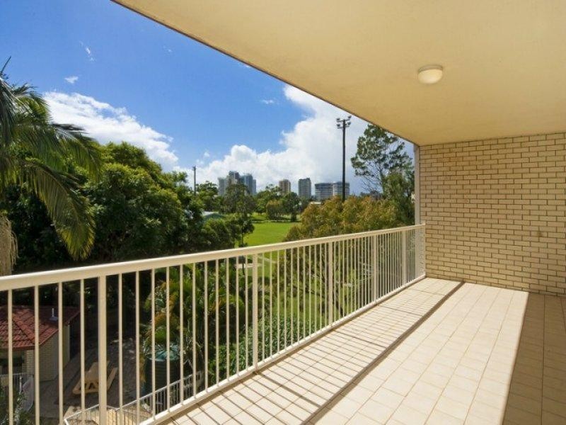 21/54-56 Dutton Street, Coolangatta QLD 4225