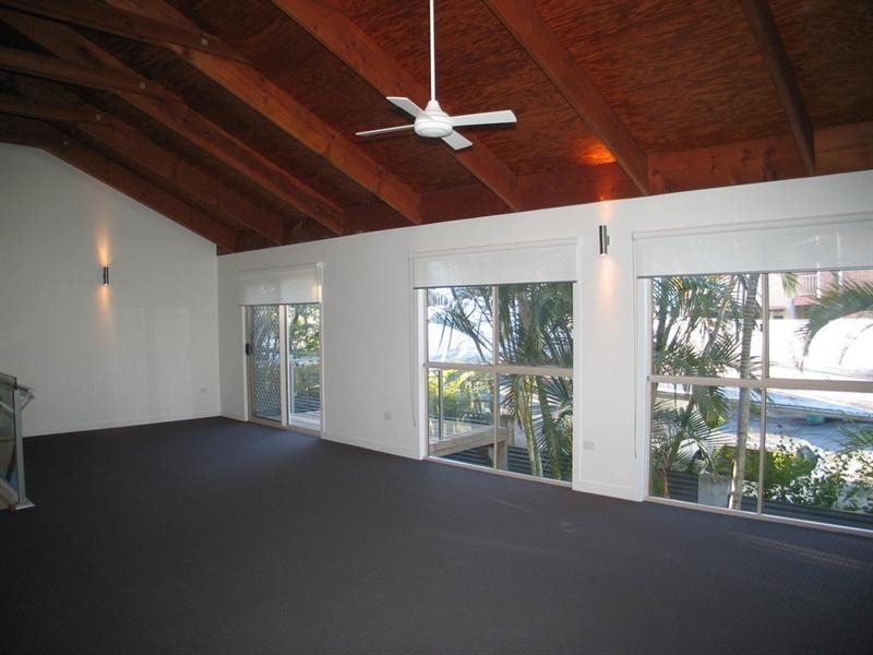 3 CHURCHILL Street, Kirra QLD 4225