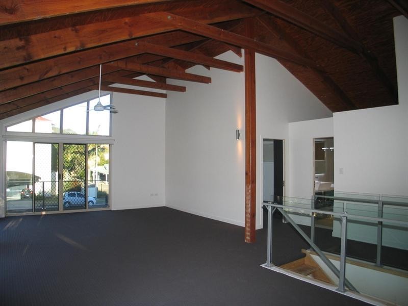 3 CHURCHILL Street, Kirra QLD 4225