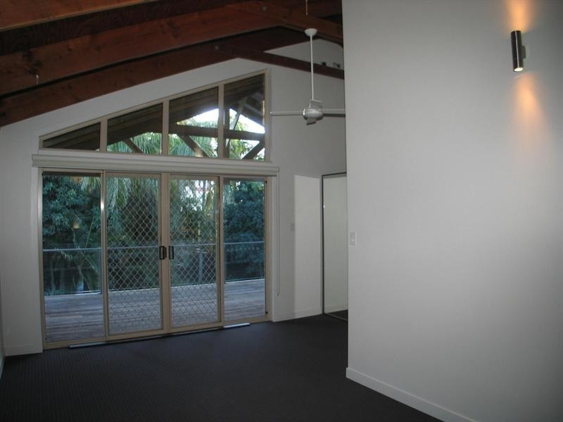 3 CHURCHILL Street, Kirra QLD 4225