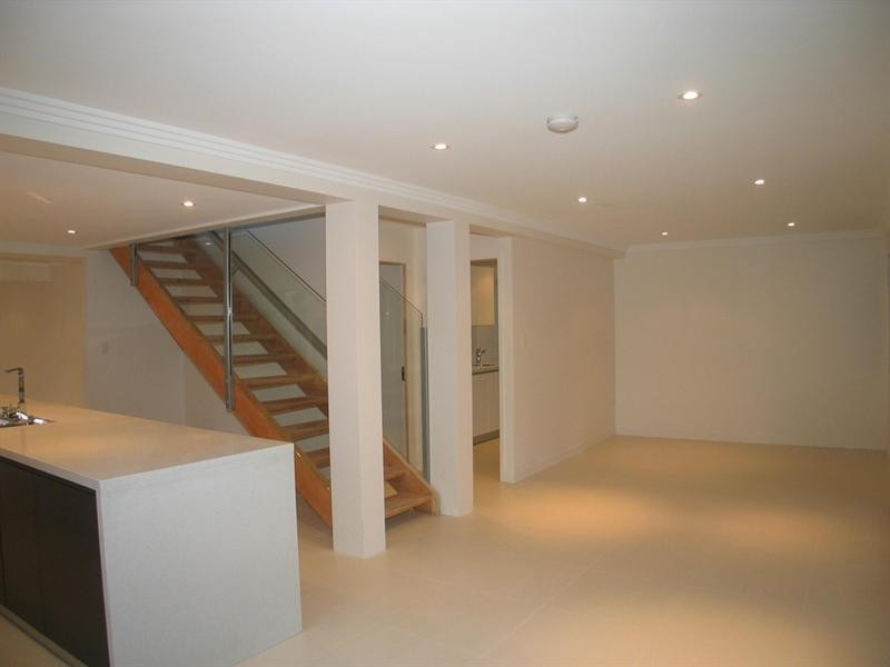 3 CHURCHILL Street, Kirra QLD 4225