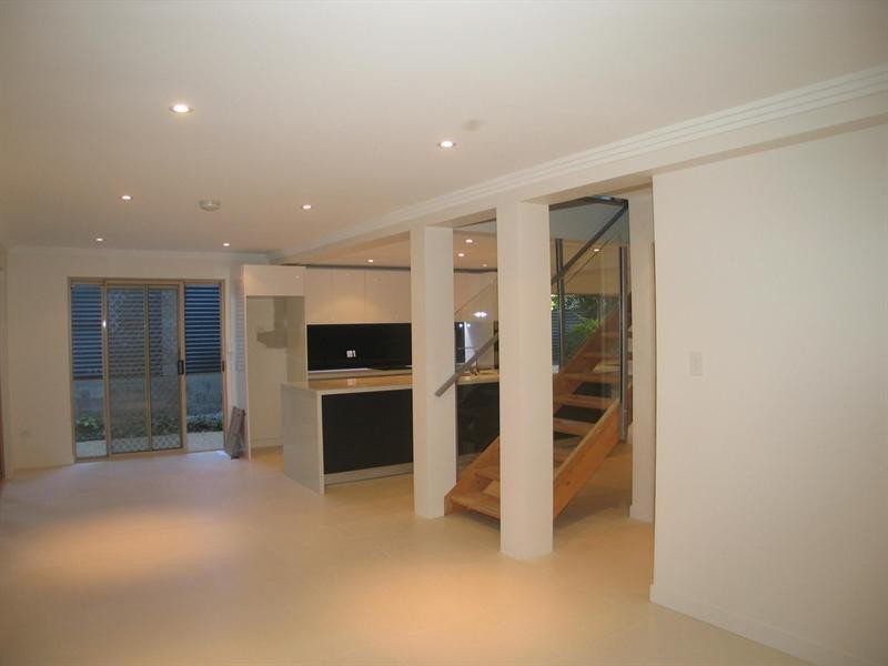 3 CHURCHILL Street, Kirra QLD 4225