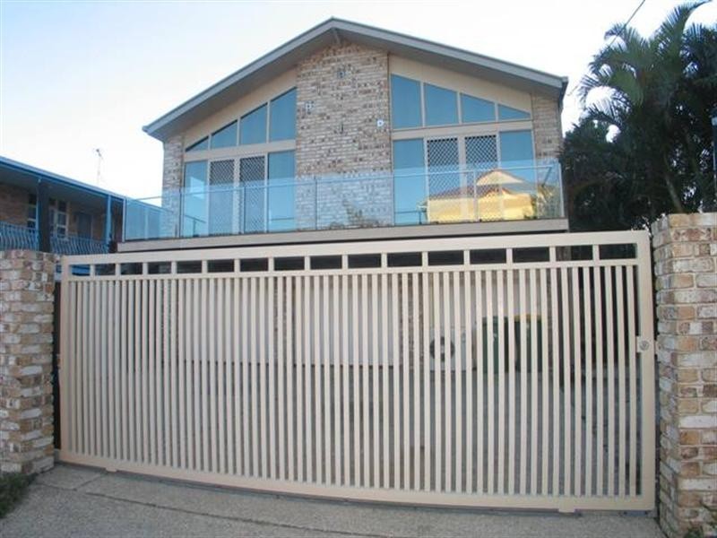 3 CHURCHILL Street, Kirra QLD 4225