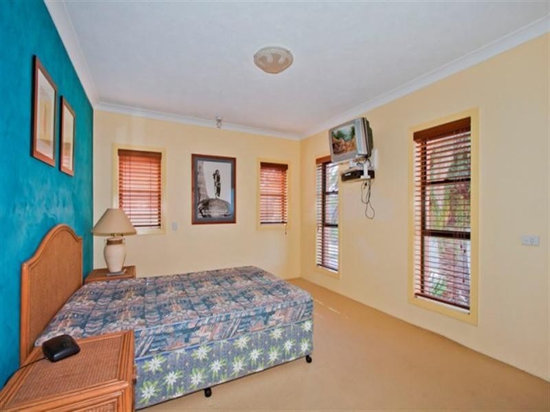 4/38-40 Tweed Street, Coolangatta QLD 4225