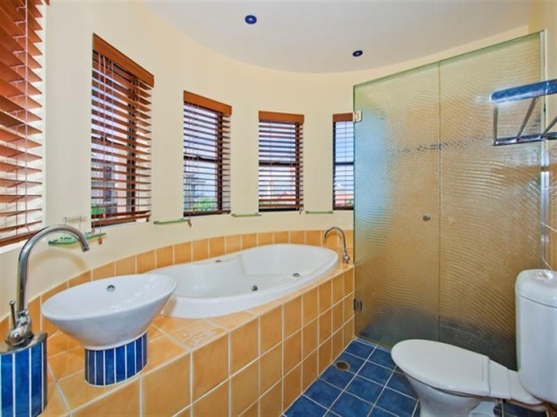 4/38-40 Tweed Street, Coolangatta QLD 4225