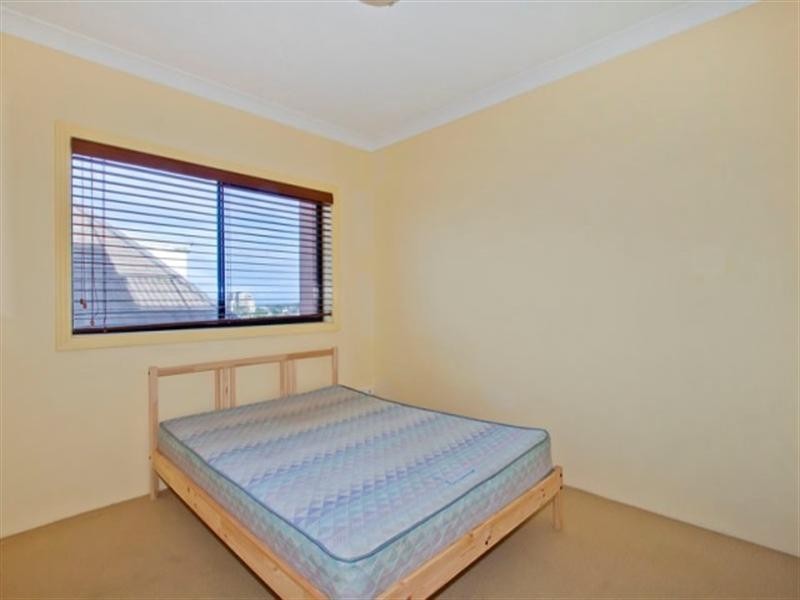 4/38-40 Tweed Street, Coolangatta QLD 4225