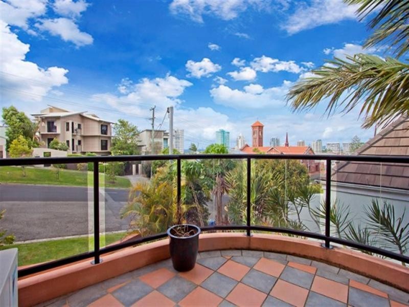 4/38-40 Tweed Street, Coolangatta QLD 4225