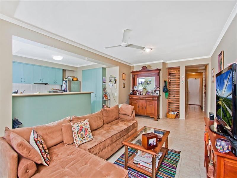 2/7-9 Stapylton Street, Coolangatta QLD 4225