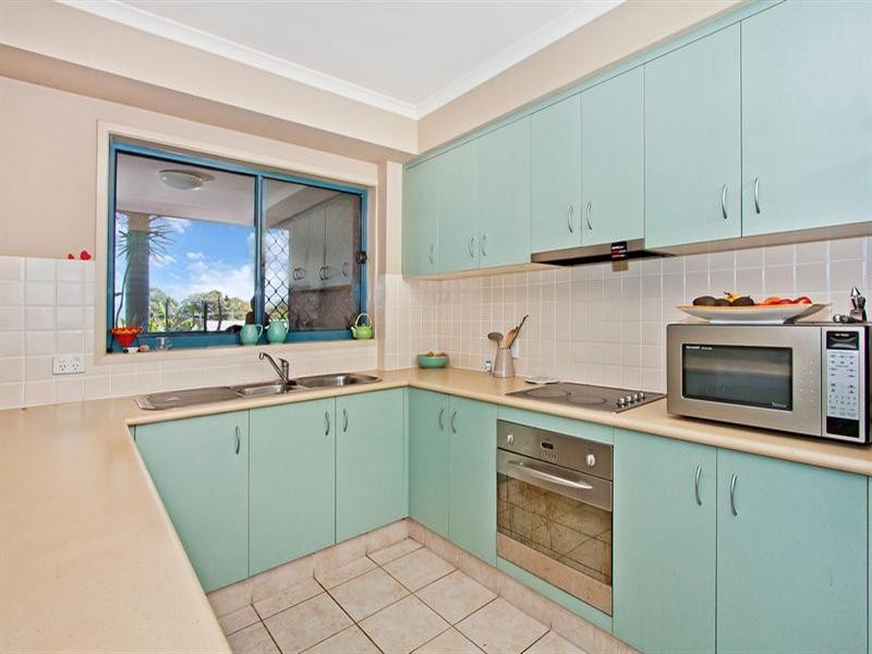 2/7-9 Stapylton Street, Coolangatta QLD 4225