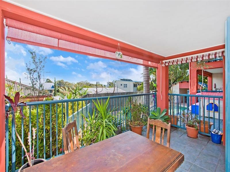 2/7-9 Stapylton Street, Coolangatta QLD 4225