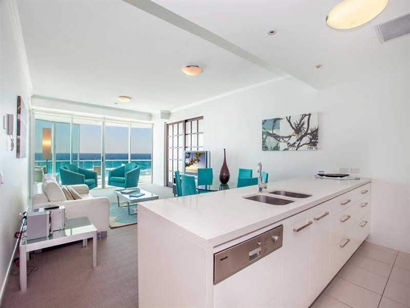 120 Marine Parade, Coolangatta QLD 4225