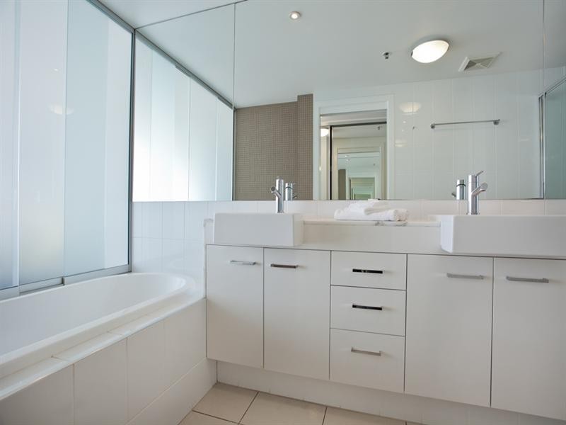 120 Marine Parade, Coolangatta QLD 4225