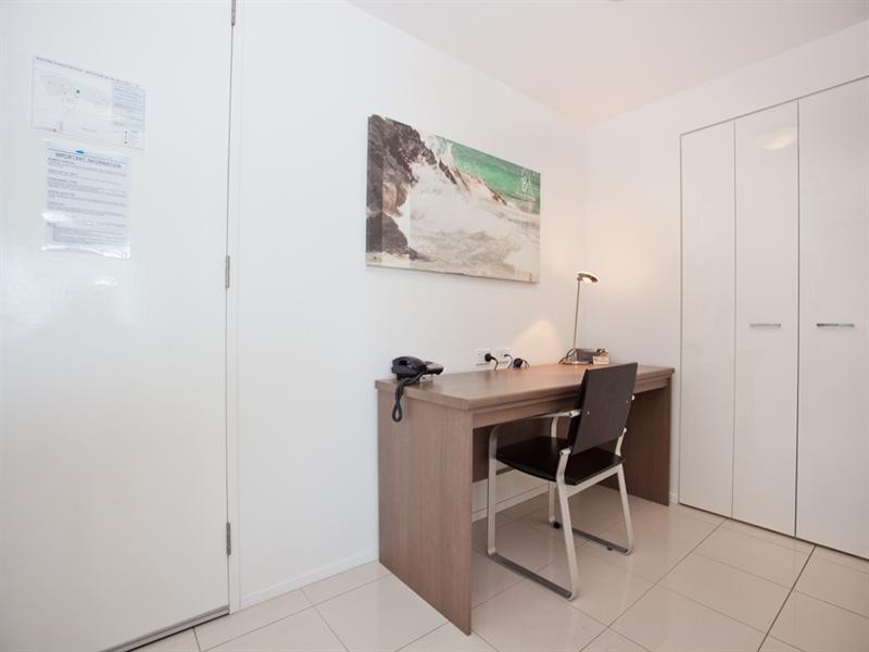 120 Marine Parade, Coolangatta QLD 4225