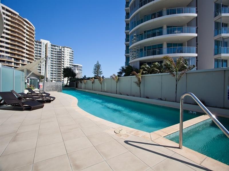 120 Marine Parade, Coolangatta QLD 4225