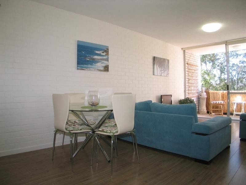 2/28 MILES Street, Coolangatta QLD 4225