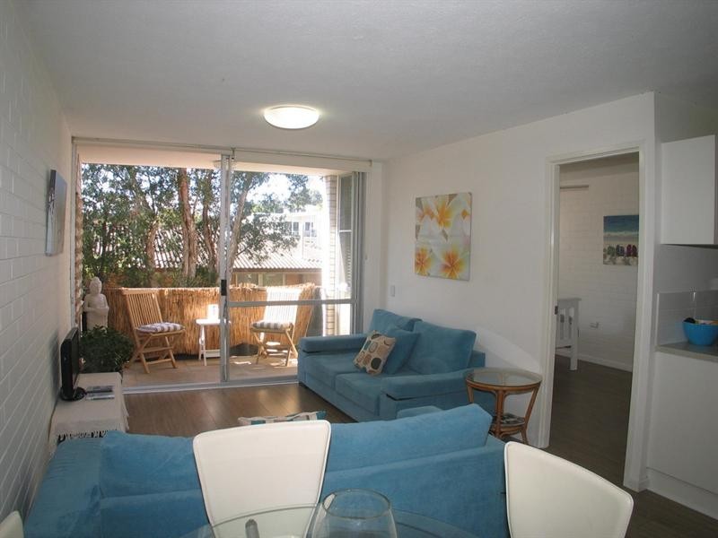 2/28 MILES Street, Coolangatta QLD 4225