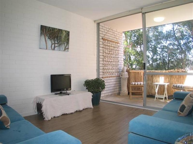 2/28 MILES Street, Coolangatta QLD 4225