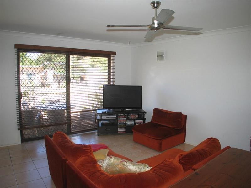 3/8 BOLTON Street, Kirra QLD 4225