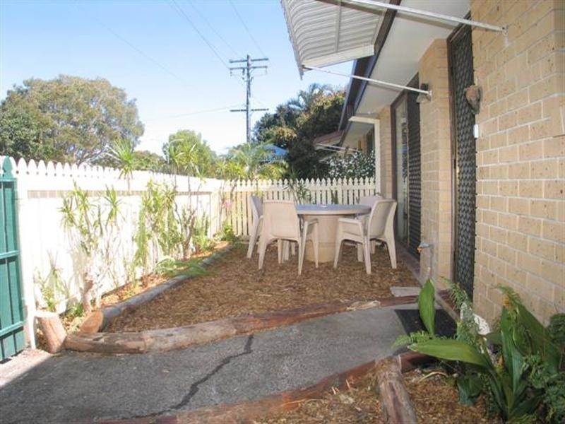 3/8 BOLTON Street, Kirra QLD 4225