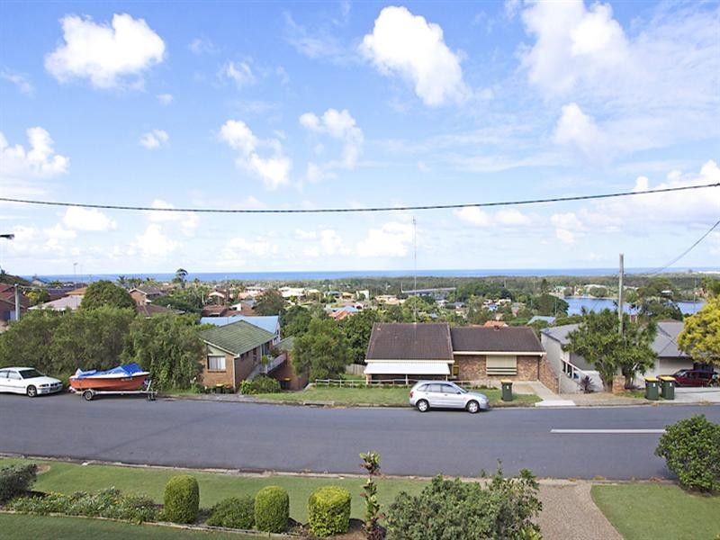 7 Pacific Drive, Banora Point NSW 2486