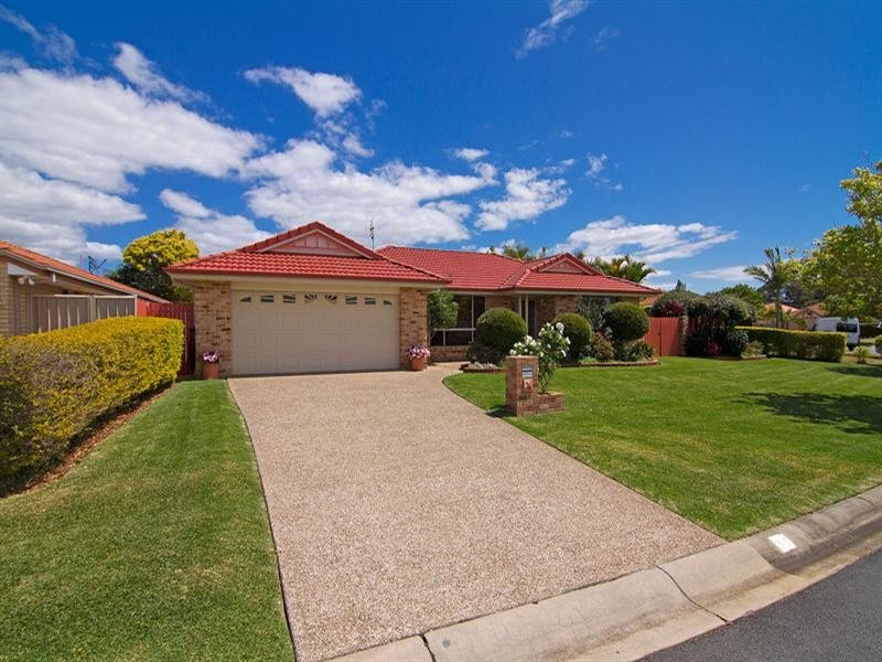 35 Riversdale Boulevard, Banora Point NSW 2486
