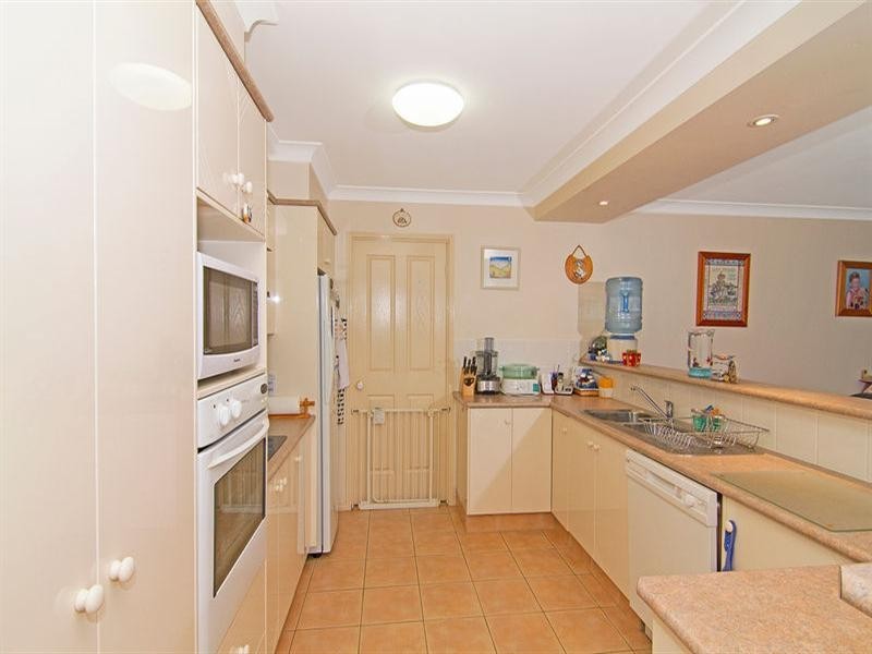 35 Riversdale Boulevard, Banora Point NSW 2486