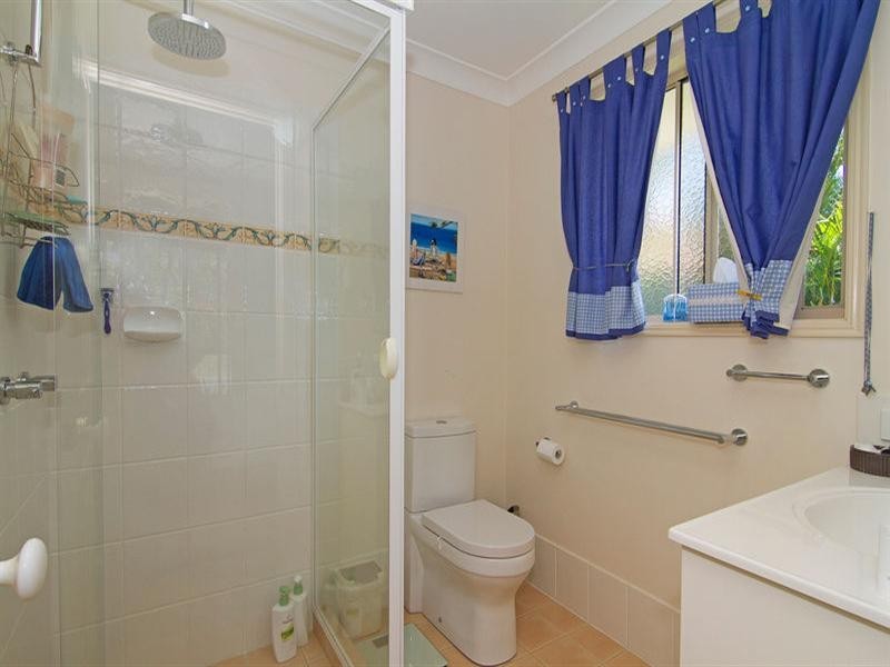 35 Riversdale Boulevard, Banora Point NSW 2486