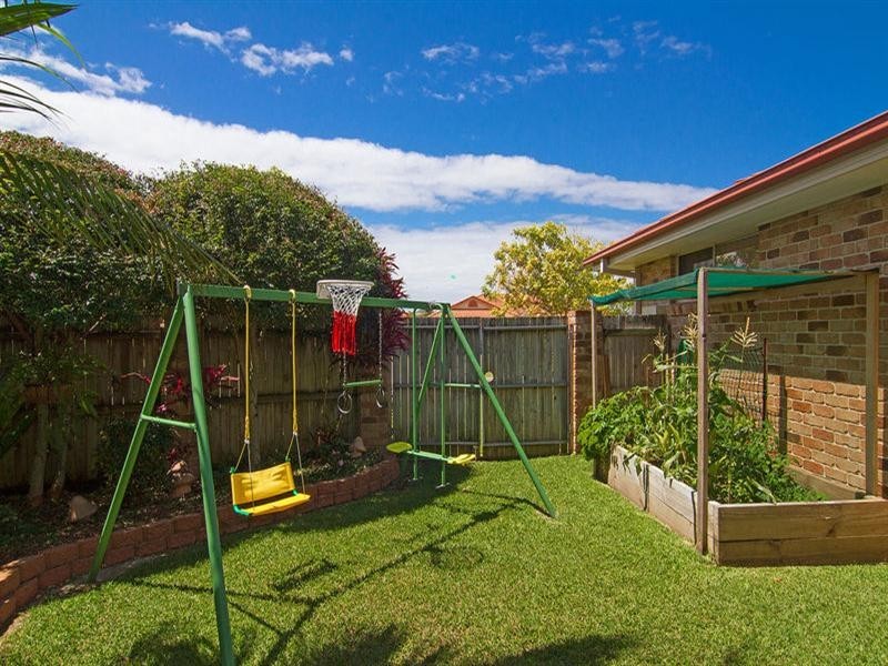 35 Riversdale Boulevard, Banora Point NSW 2486