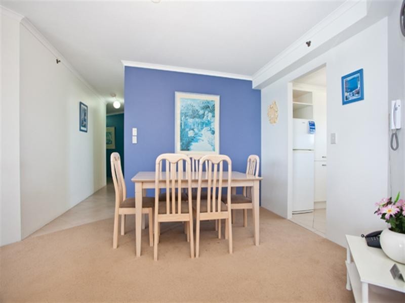 105/62 Marine Parade, Coolangatta QLD 4225