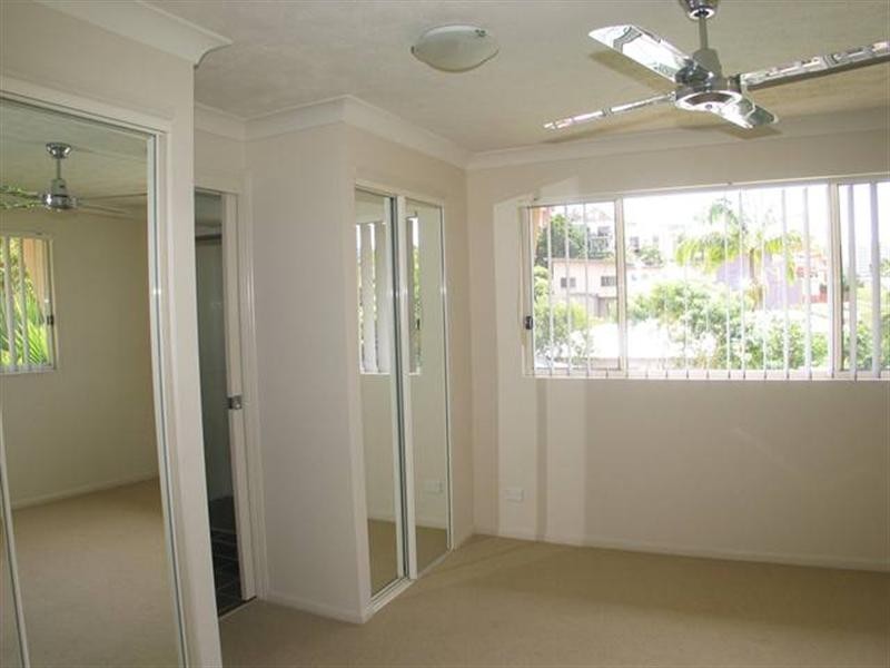 6/91 McLEAN Street, Coolangatta QLD 4225