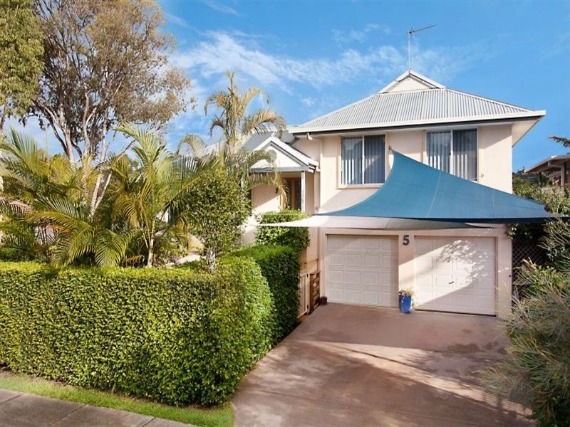 5 Acacia Street, Tweed Heads South NSW 2486