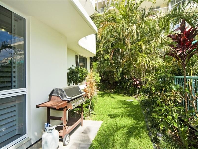 2/2-4 Eden Avenue, Coolangatta QLD 4225