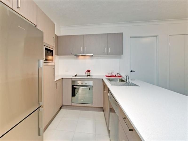 4/135 Cavendish Road, Coorparoo QLD 4151