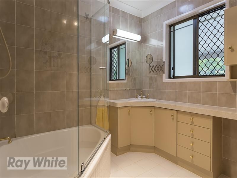 87 Indus Street, Camp Hill QLD 4152