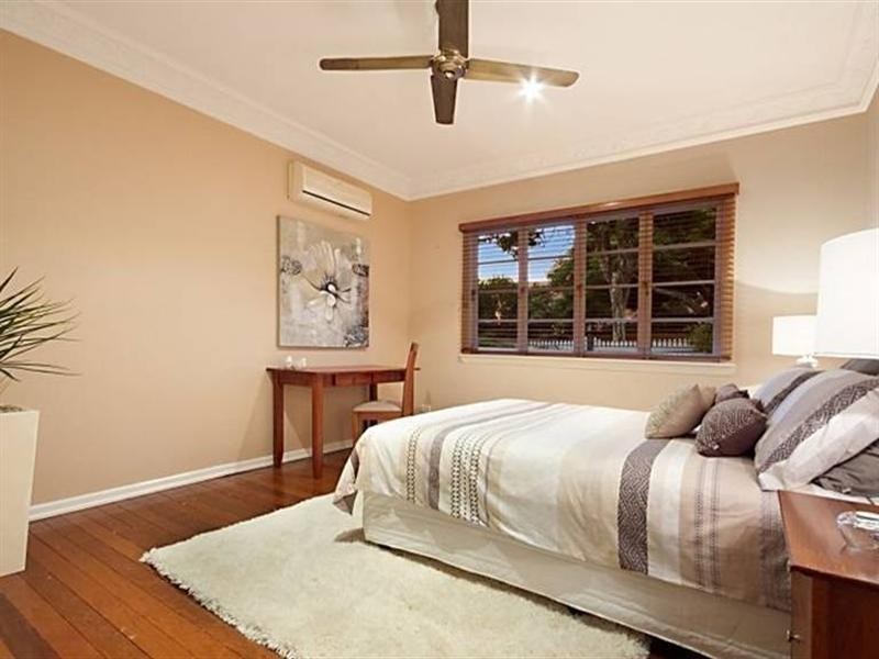 21 Paxton Street, Holland Park QLD 4121