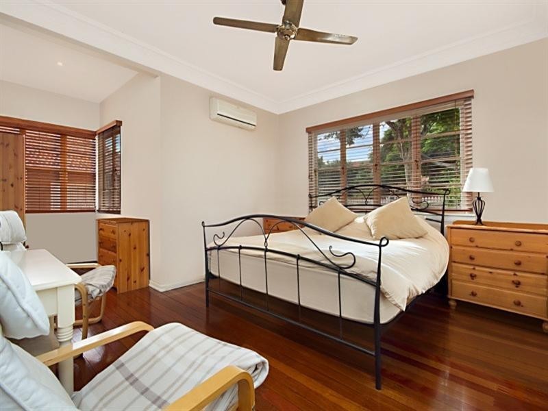 21 Paxton Street, Holland Park QLD 4121