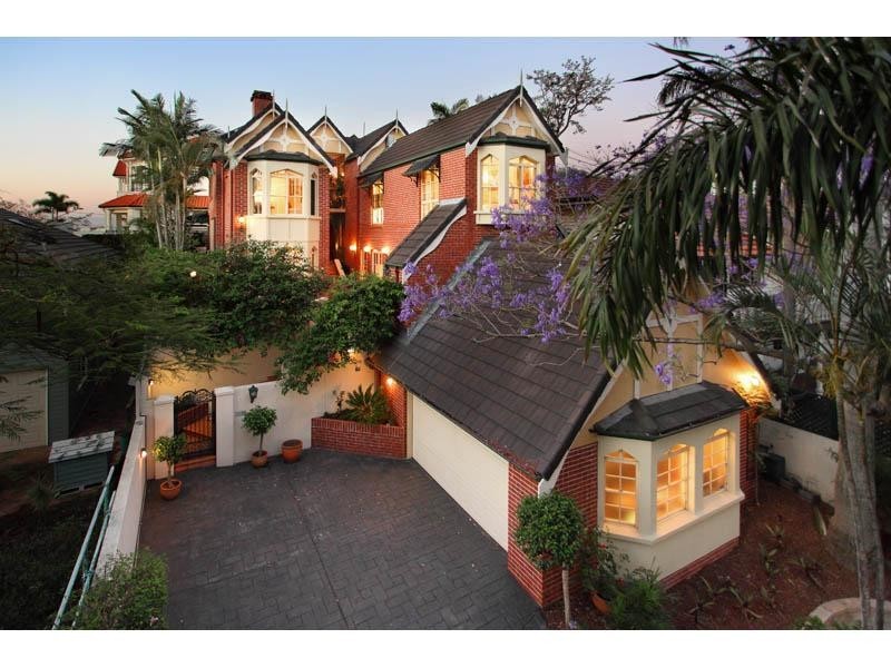 160 Wynnum Road, Norman Park QLD 4170