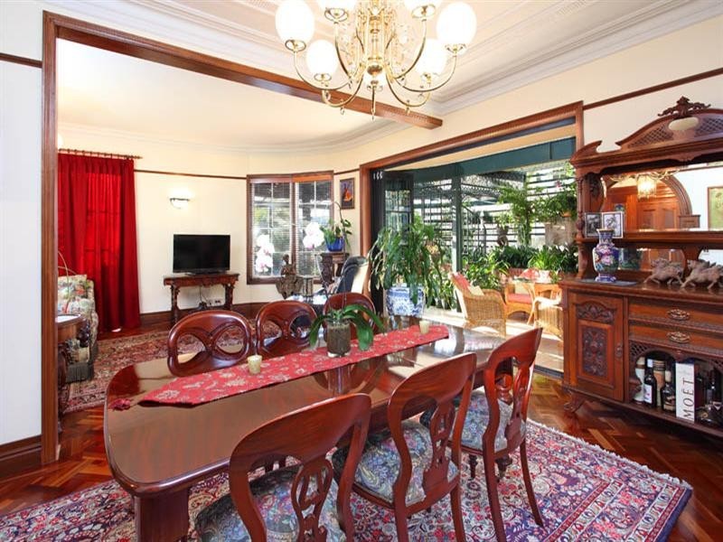 160 Wynnum Road, Norman Park QLD 4170