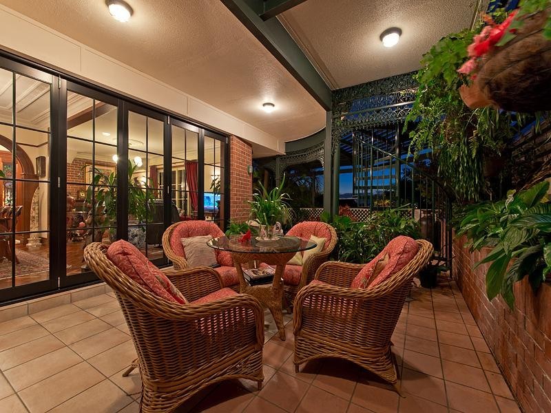 160 Wynnum Road, Norman Park QLD 4170