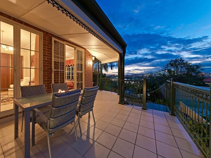160 Wynnum Road, Norman Park QLD 4170