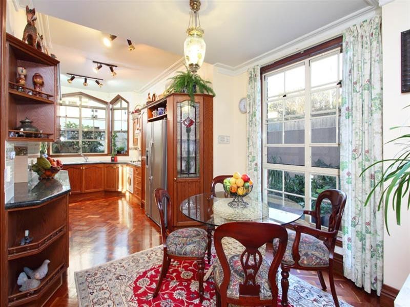 160 Wynnum Road, Norman Park QLD 4170