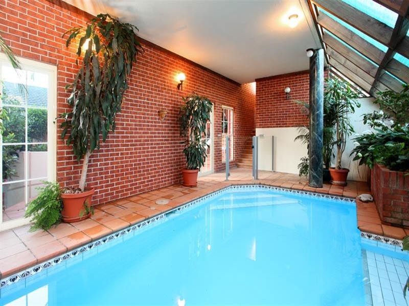 160 Wynnum Road, Norman Park QLD 4170