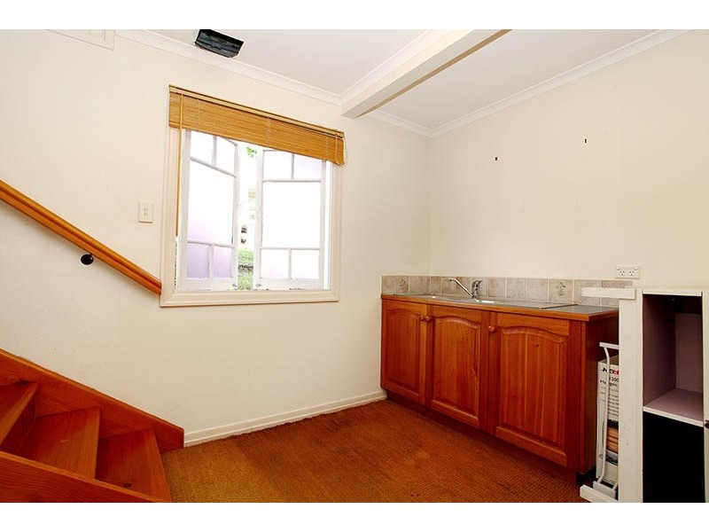 16 Rowsley Street, Greenslopes QLD 4120