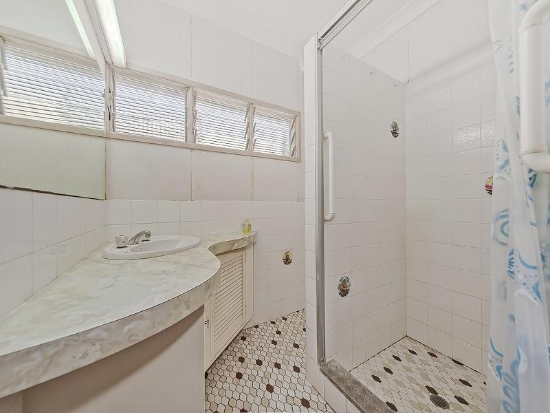 25 Blackwood Avenue, Cannon Hill QLD 4170